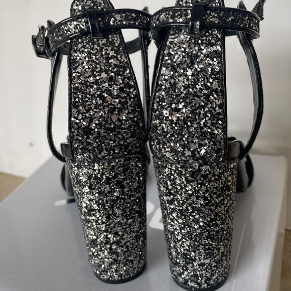 NWT Gorgeous Brand New Sandals with Black Shimmers. - Picture 8 of 15